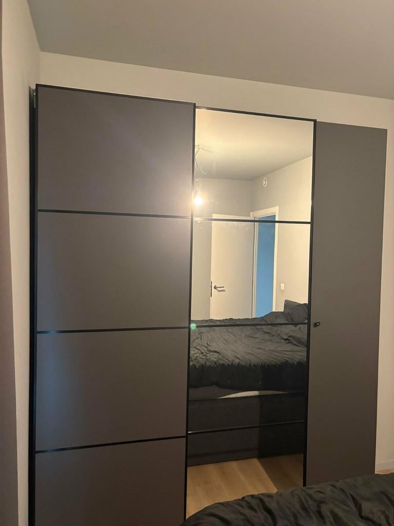 Kleerkast, modern, grijs met grote spiegel., Huis en Inrichting, Kasten | Kleerkasten, Ophalen
