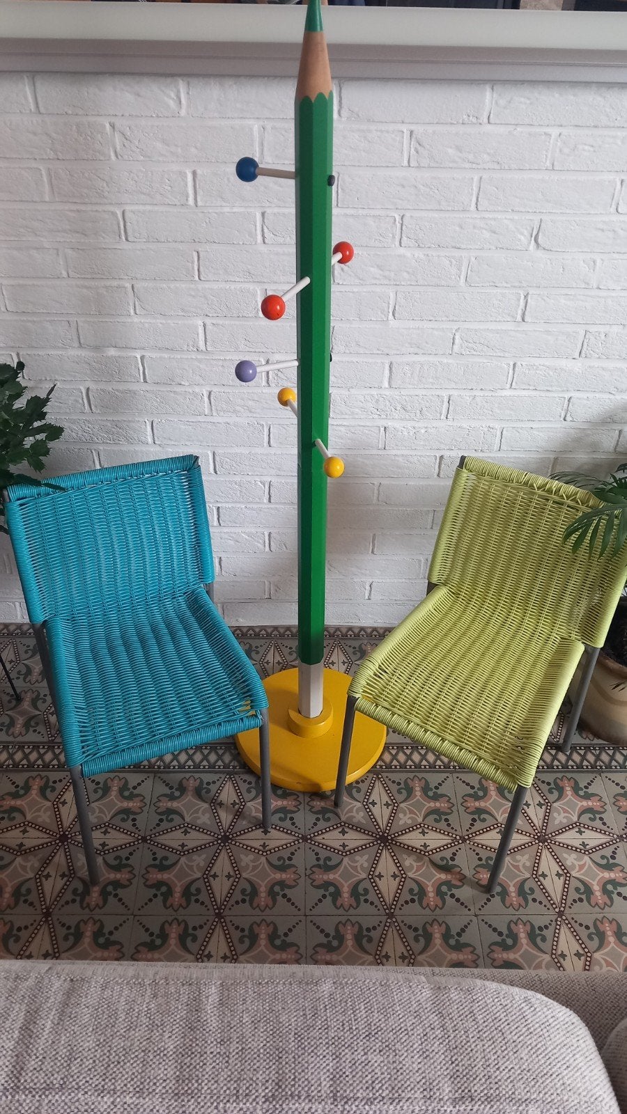 Porte manteau et 2 chaises enfants en scoubidou, Enlèvement