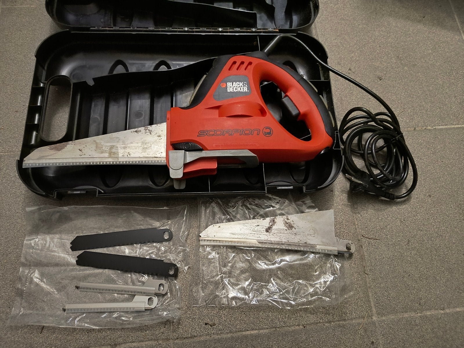 Black Decker Scorpion, Ophalen