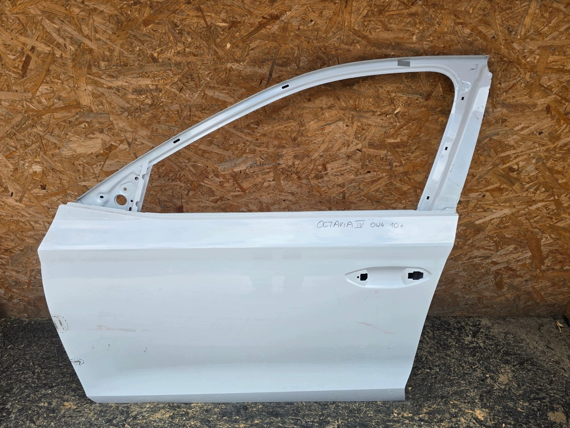 Skoda Octavia IV Portier Links 0W4, Deur, Links, Tr. Vaclava Klementa 869
293 01  Mlada Boleslav, CZ, Skoda