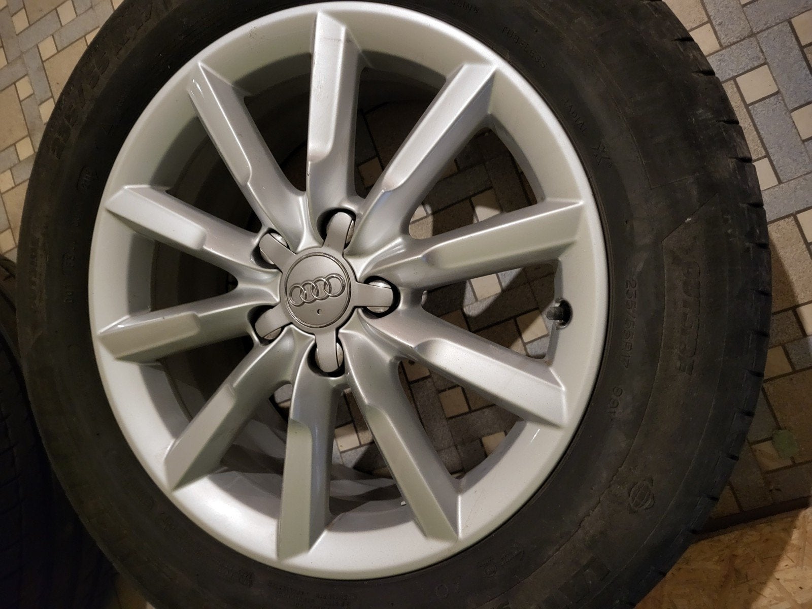 jantes original audi q3 8u 50€ vendu a la piece ou en lot, Autos : Pièces & Accessoires, Pneus & Jantes, Pneu(s)