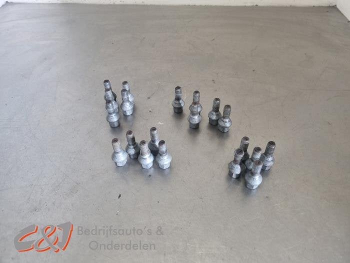 Kit boulons de roue d'un Mercedes Citan, 3 mois de garantie, Utilisé, -, -