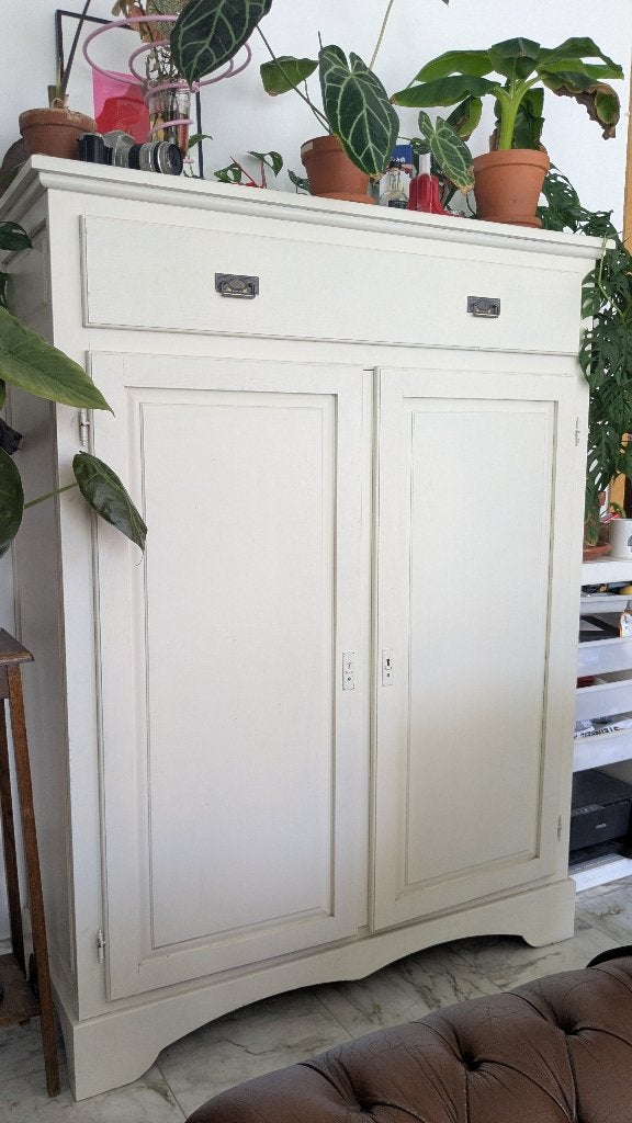 Armoire en bois laqué blanc, Klassiek, massief, antiek, 100 à 150 cm, Utilisé, Avec tiroir(s)