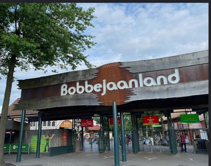 Wegens het niet meekunnen van 2 vrienden hebben we 2 tickets, Tickets en Kaartjes, Recreatie | Pretparken en Attractieparken