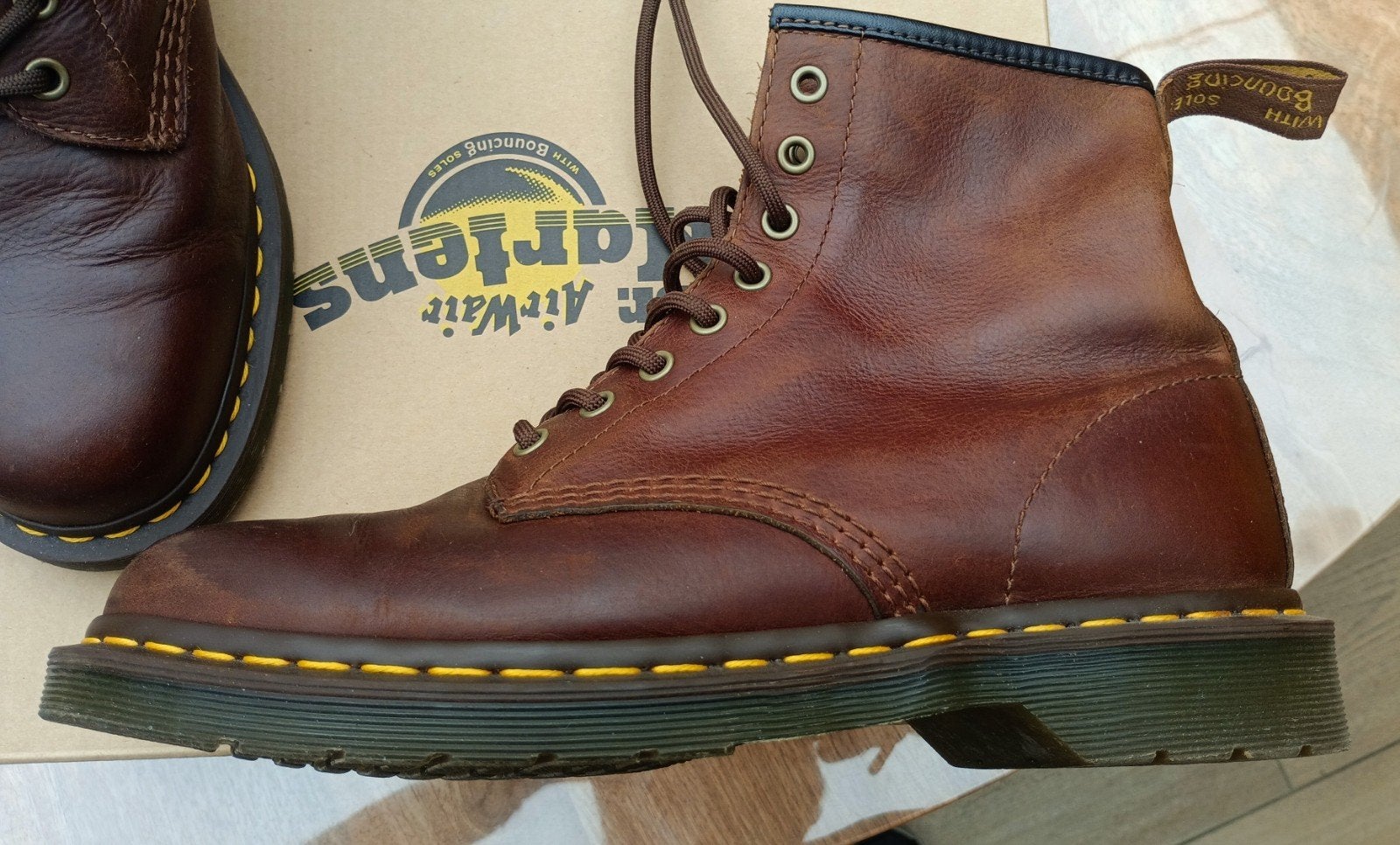 Dr Martens maat 43 originele in nieuwstaat nwpr 280€, Ophalen, Bruin, Zo goed als nieuw, Dr. Martens