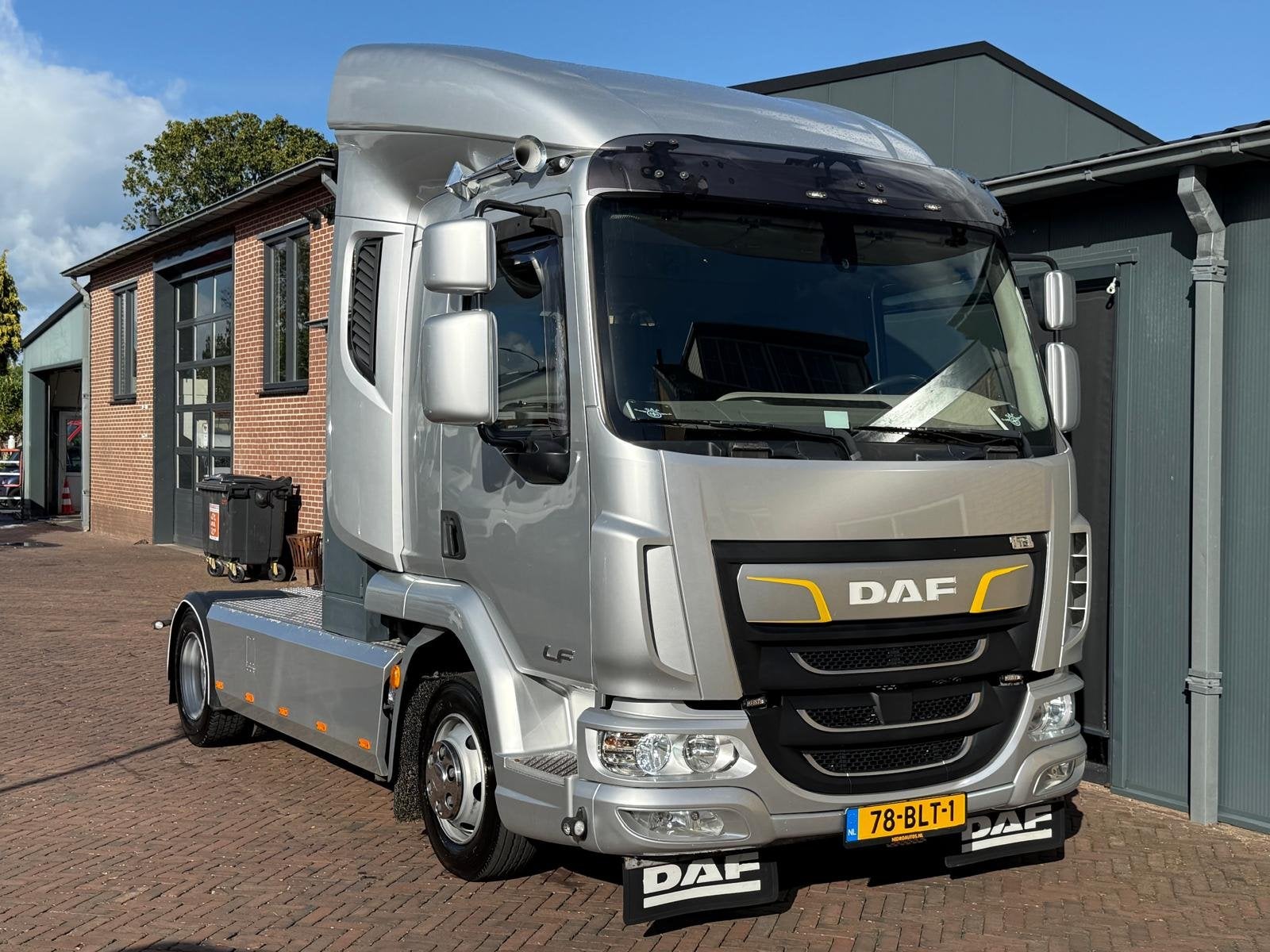 DAF LF 230 Trekker Showtruck 6 Cylinder 1st Owner Euro 6 Ori, Auto's, Automaat, Achterwielaandrijving, 169 kW, Diesel
