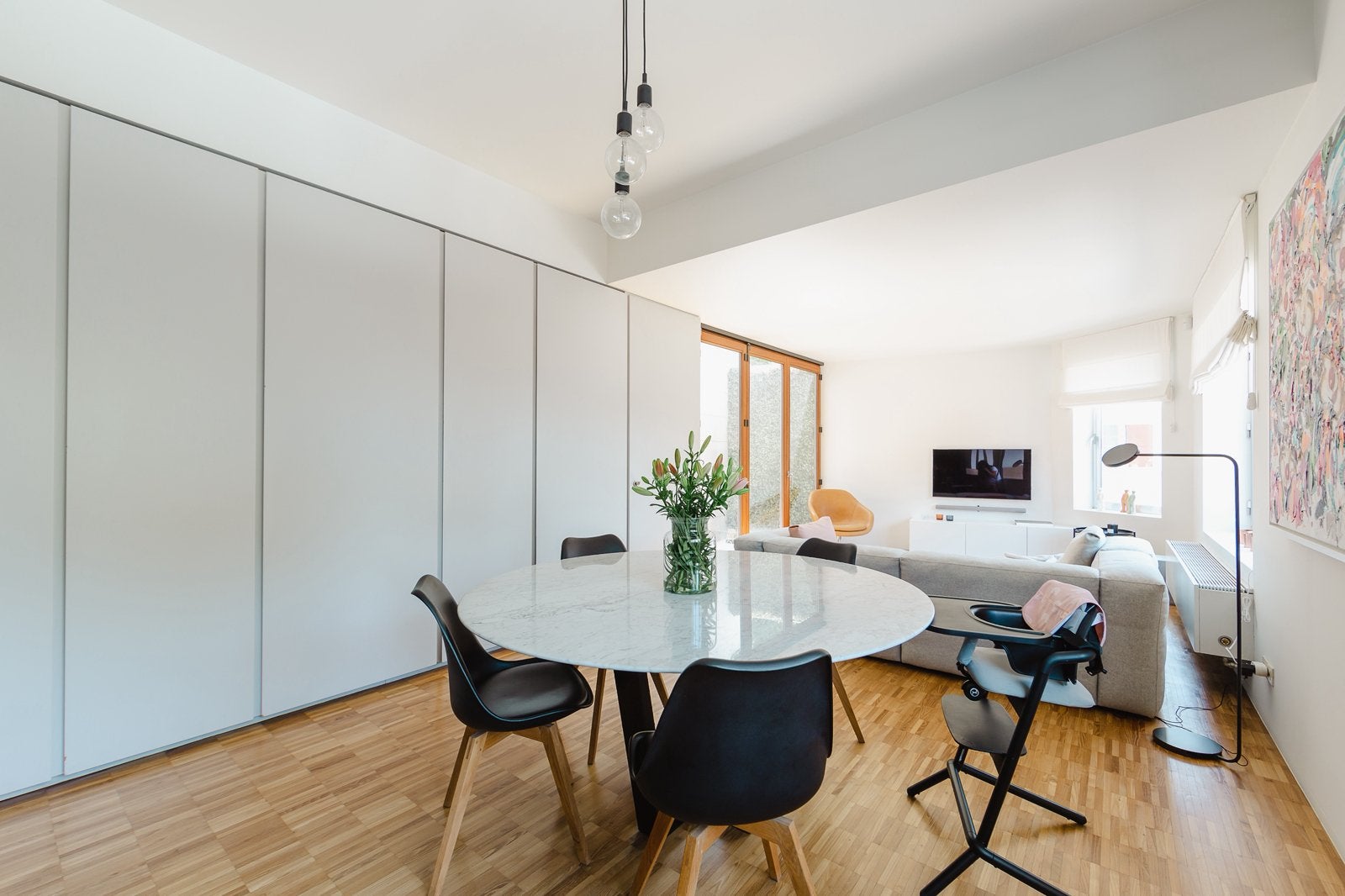 Tafel marmer carrara met zwart onderstel, Huis en Inrichting, Ophalen, Overige materialen, 150 tot 200 cm, Rond