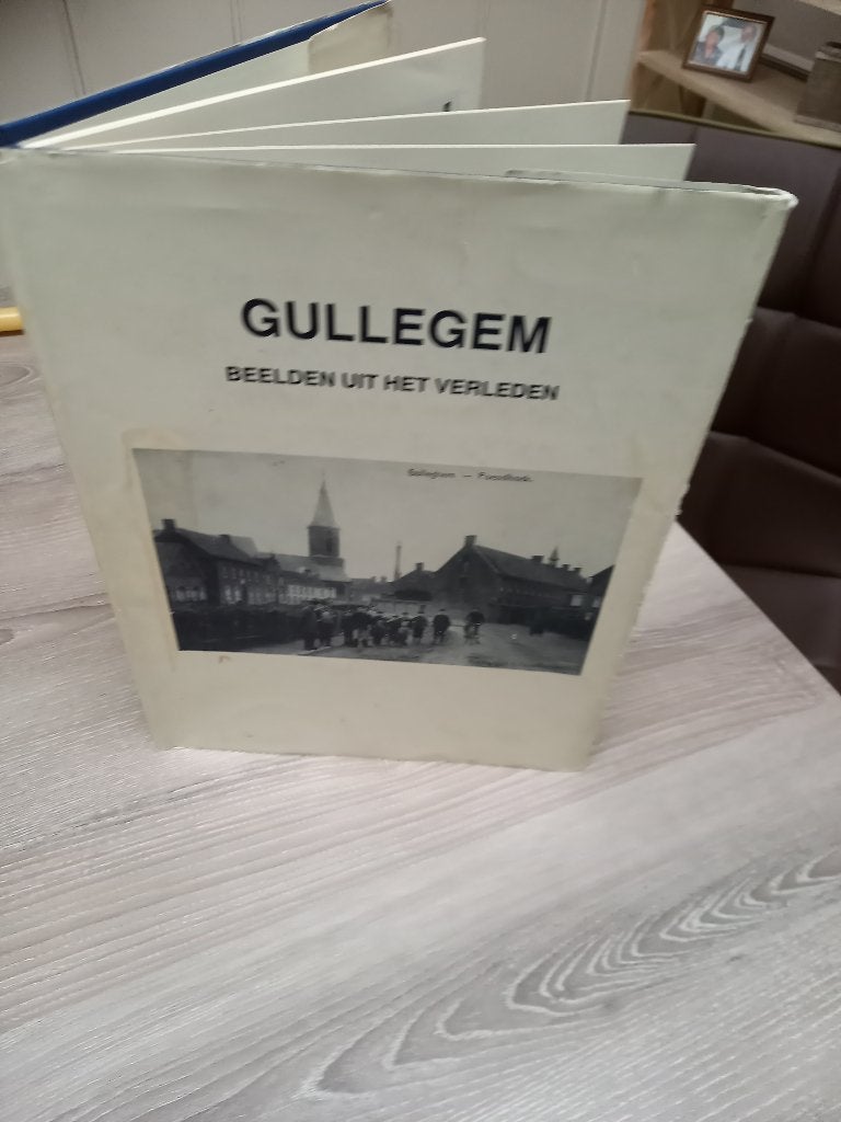 Boek: Gullegem met beelden uit het verleden, Boeken, Ophalen
