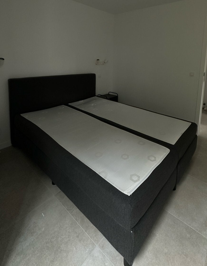 Lit Boxprings Gris - Bon état, Gris, Queen size, Enlèvement, Utilisé