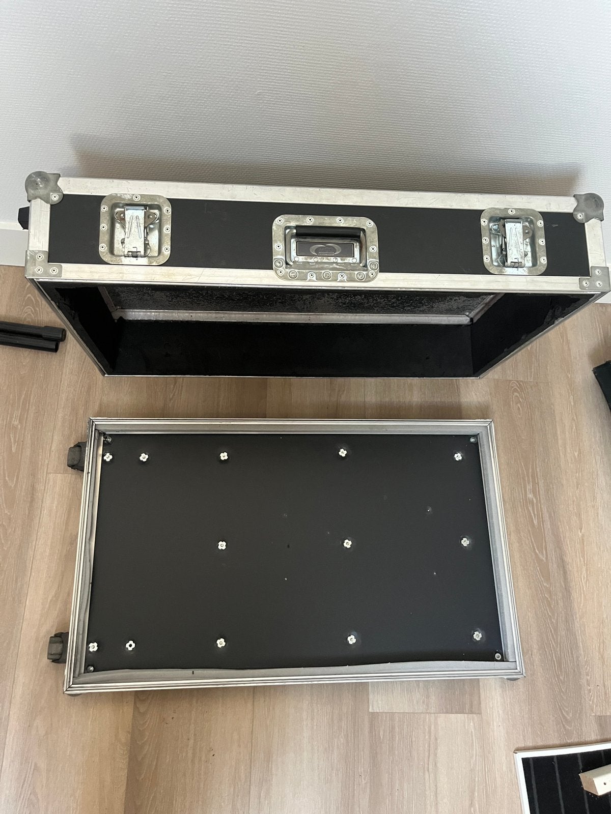 (Pedalboard) flightcase met wieltjes, Muziek en Instrumenten, Ophalen, Gebruikt, Overige instrumenten, Flightcase