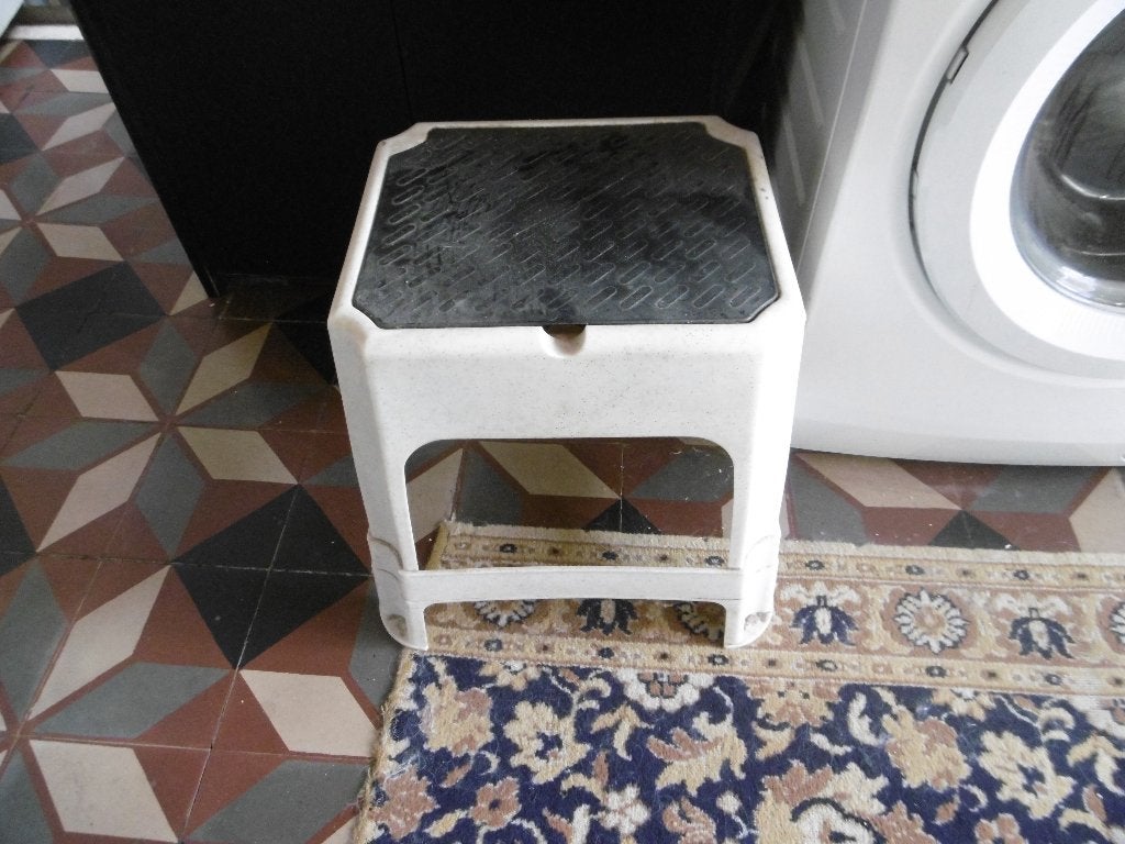 opstapje met opbergvak, in perfecte staat, Huis en Inrichting, Schoonmaakartikelen, Ophalen of Verzenden, Overige typen