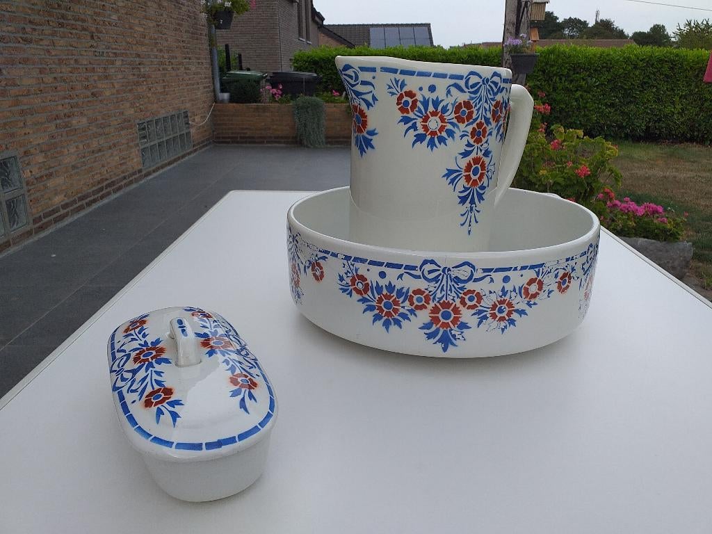 Oude toiletbekleding., Ophalen