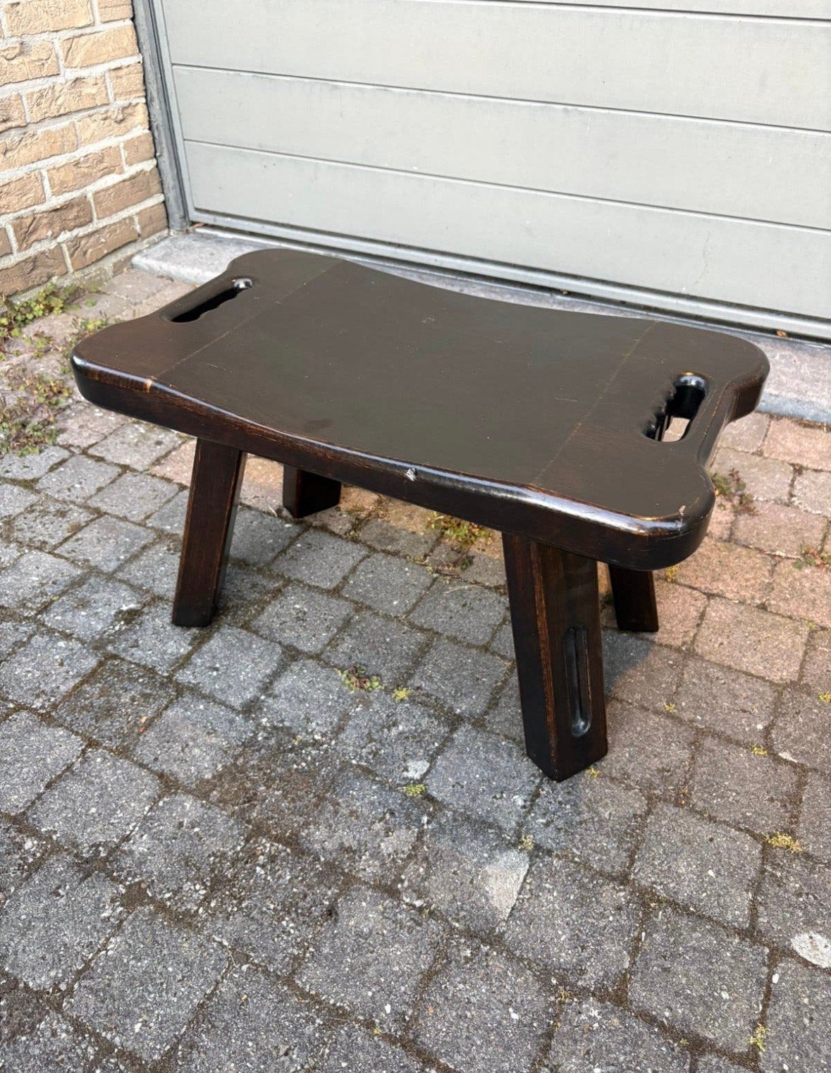 Zware houten brutalist kruk, Ophalen, Zo goed als nieuw