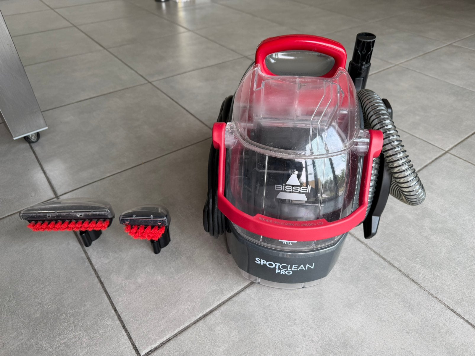 BISSELL SpotClean Pro – tapijt- en zetelreiniger, Ophalen, Zo goed als nieuw