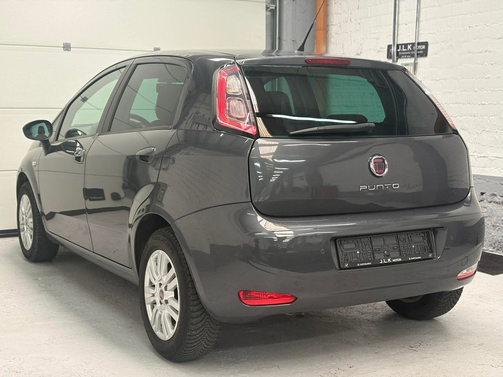 Fiat Punto Evo / 2012 / Essence / Euro 5 / Feuille rose ok, 57 kW, Euro 5, Achat, Entreprise