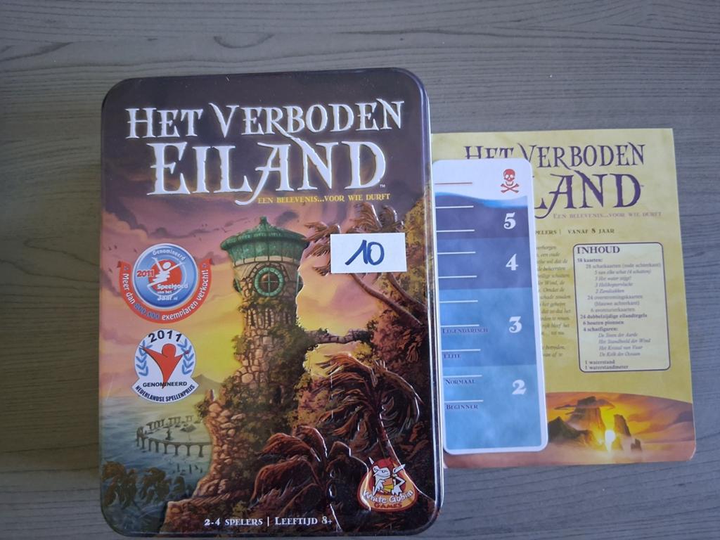 White goblin games Het verboden eiland, Ophalen