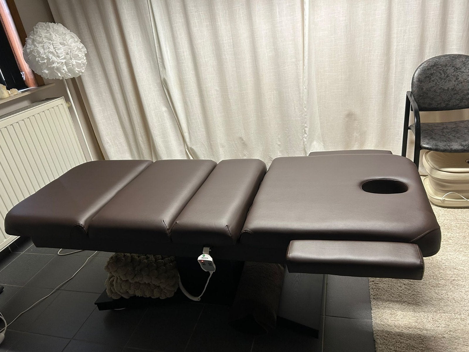 lit de massage et/ou de soin électrique, cuir marron, Services & Professionnels, Soins de la peau