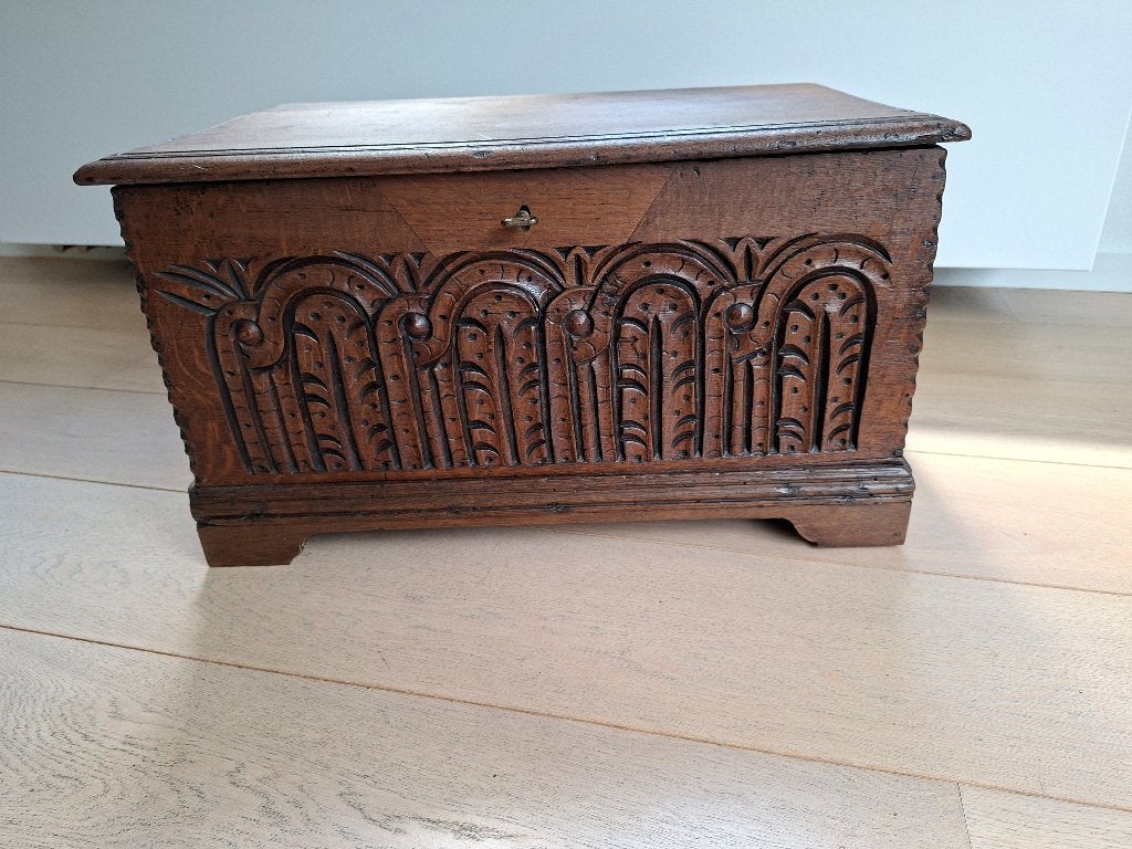 Antieke bijbelkoffer, Ophalen