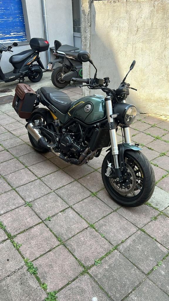 BENELLI LEONCINO 500 — Nieuwstaat (1.000 km) — Klaar om te r, Particulier, Nieuw, ABS