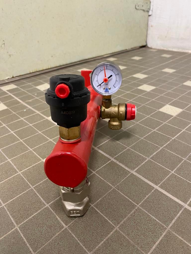 Expansievat met bijhorende beugel (arm), Doe-het-zelf en Bouw, Ophalen, Zo goed als nieuw