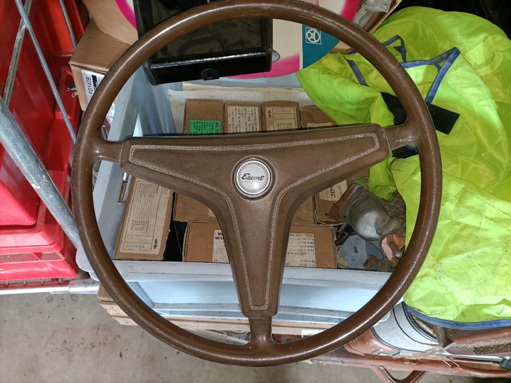 Volant Ford Escort MK1, Enlèvement