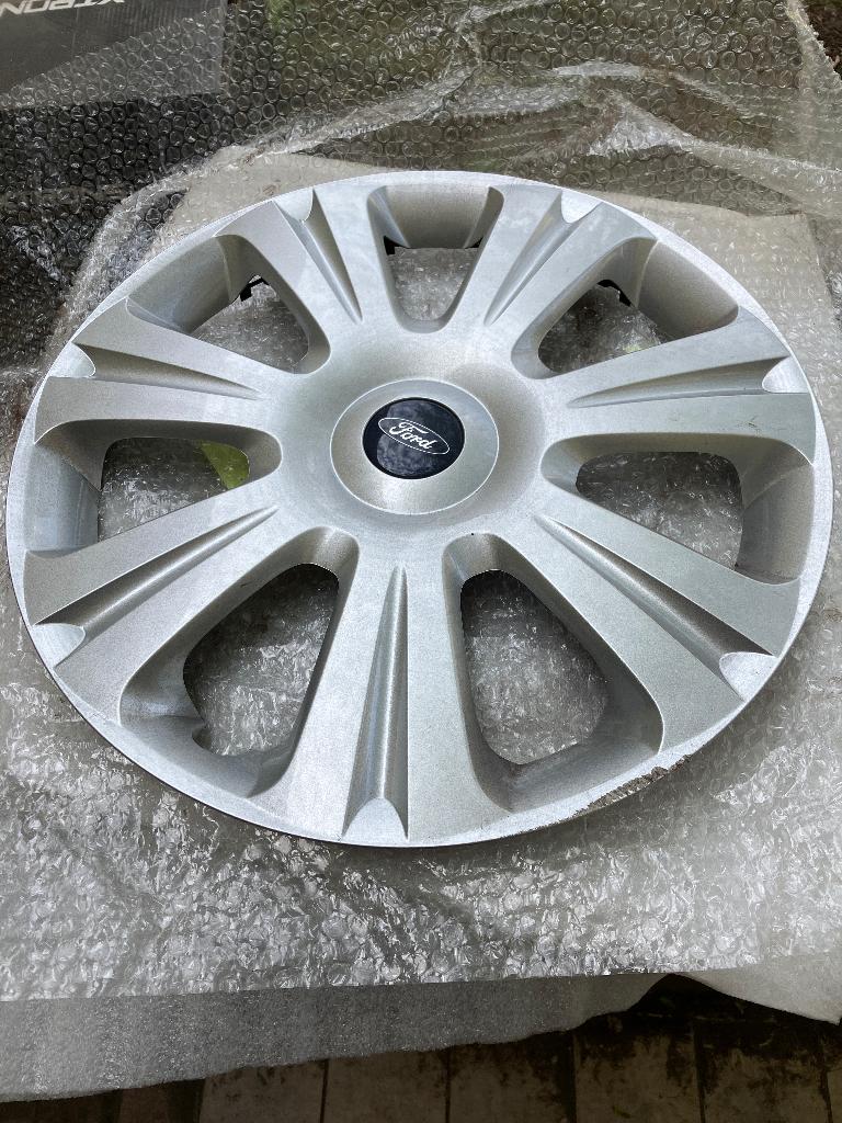 Wieldoppen 16 inch Ford, Ophalen, Gebruikt