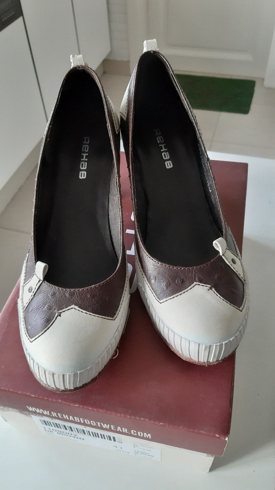 Pumps merk Rehab mt 41 als nieuw, Ophalen of Verzenden, Bruin, Pumps