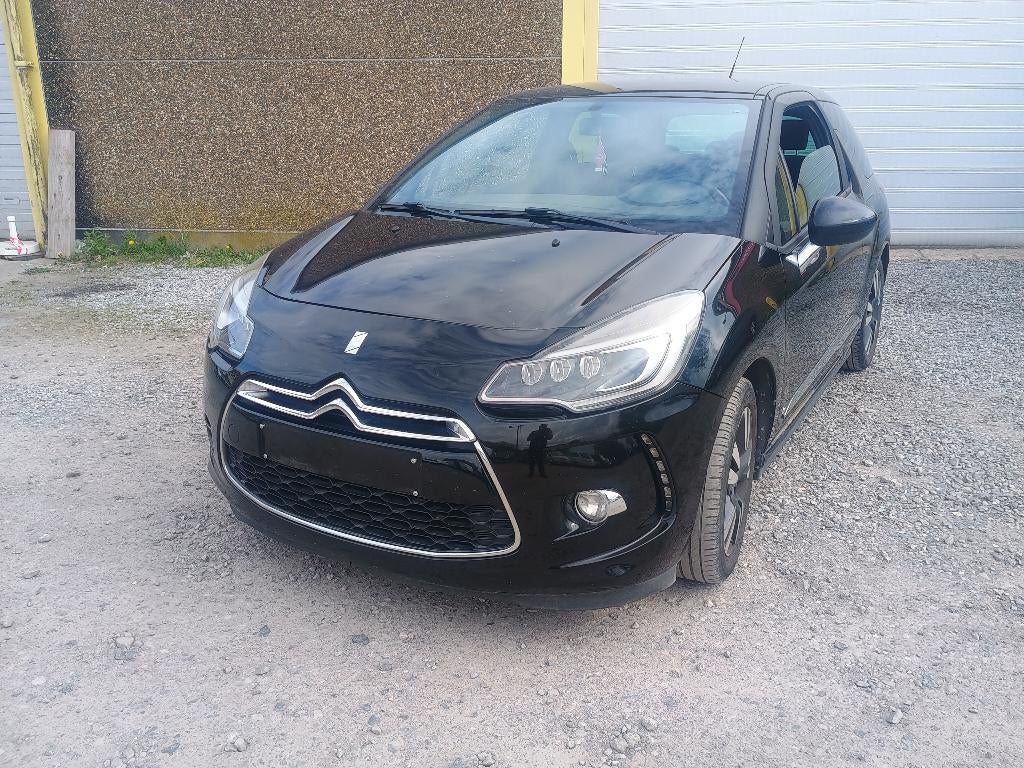 DS3 Bastille - Benzine - Handgeschakeld, Voorwielaandrijving, Stof, 1199 cc, Zwart