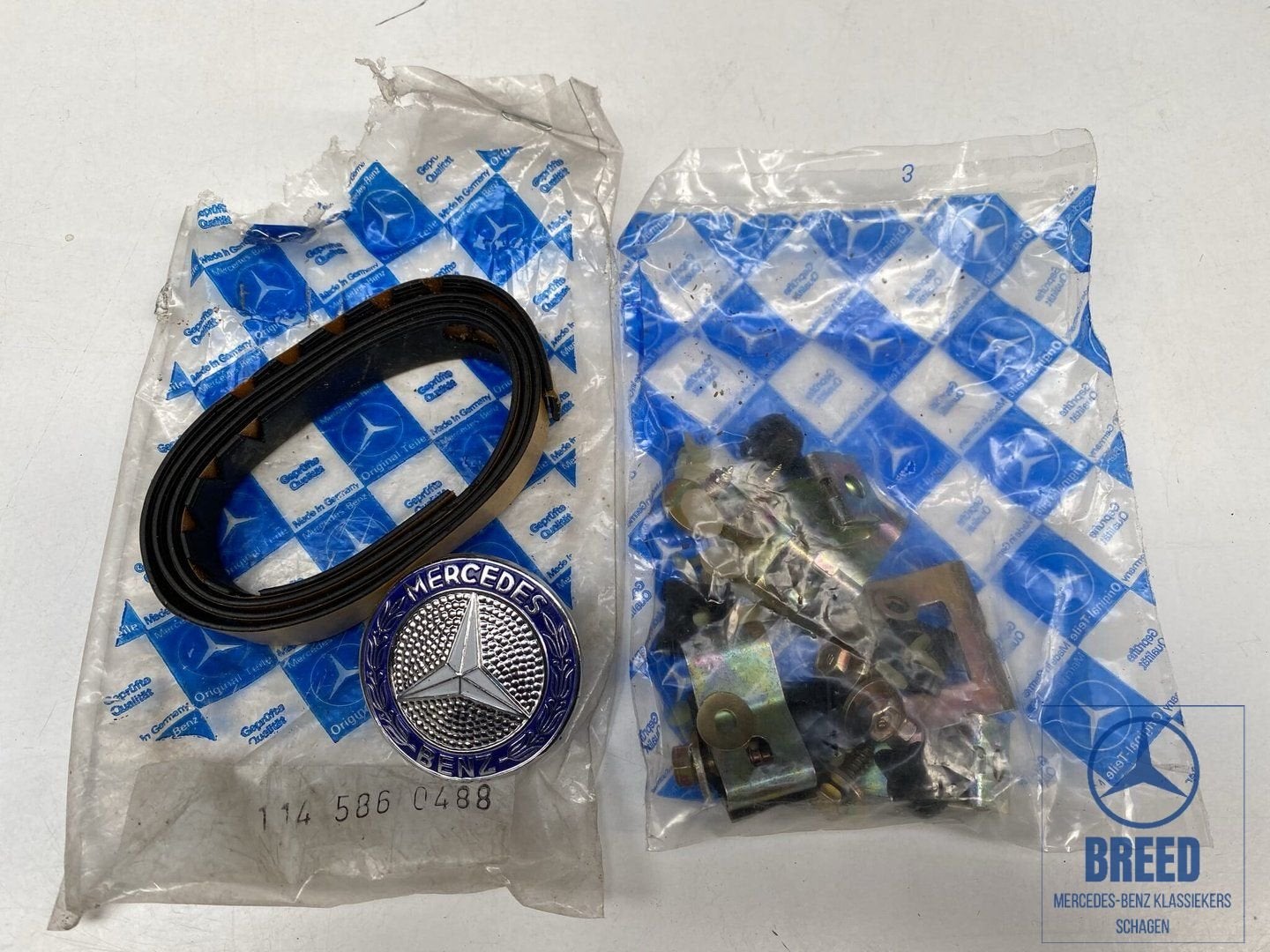 NOS reparatieset grille voor Mercedes-Benz W114 W115 /8, Autos : Pièces & Accessoires, Neuf, -, -, Enlèvement ou Envoi