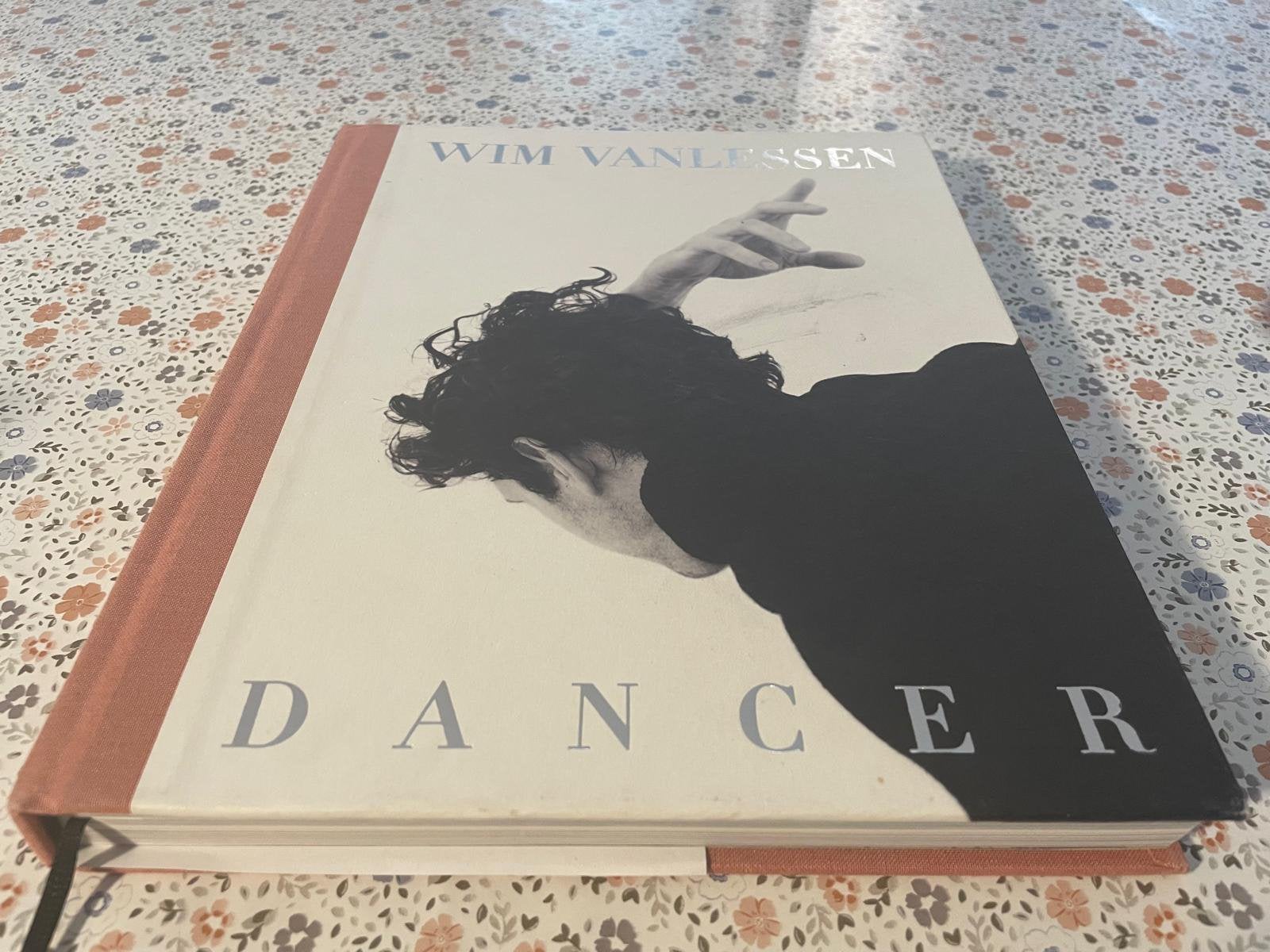 Wim Vanlessen - Dancer (Hannibal Publishing), Livres, Art & Culture | Danse & Théâtre, Enlèvement ou Envoi, Comme neuf
