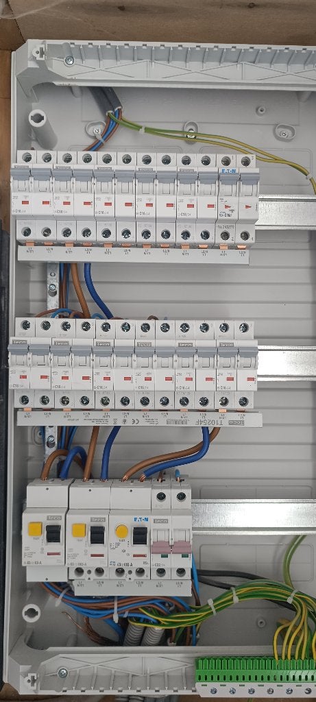 Remise en conformité, Services & Professionnels, Service 24h/24