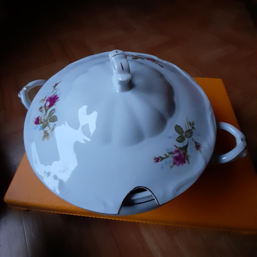 3 porseleinen schalen , 1 soepterrine, Antiek en Kunst, Antiek | Schalen, Ophalen