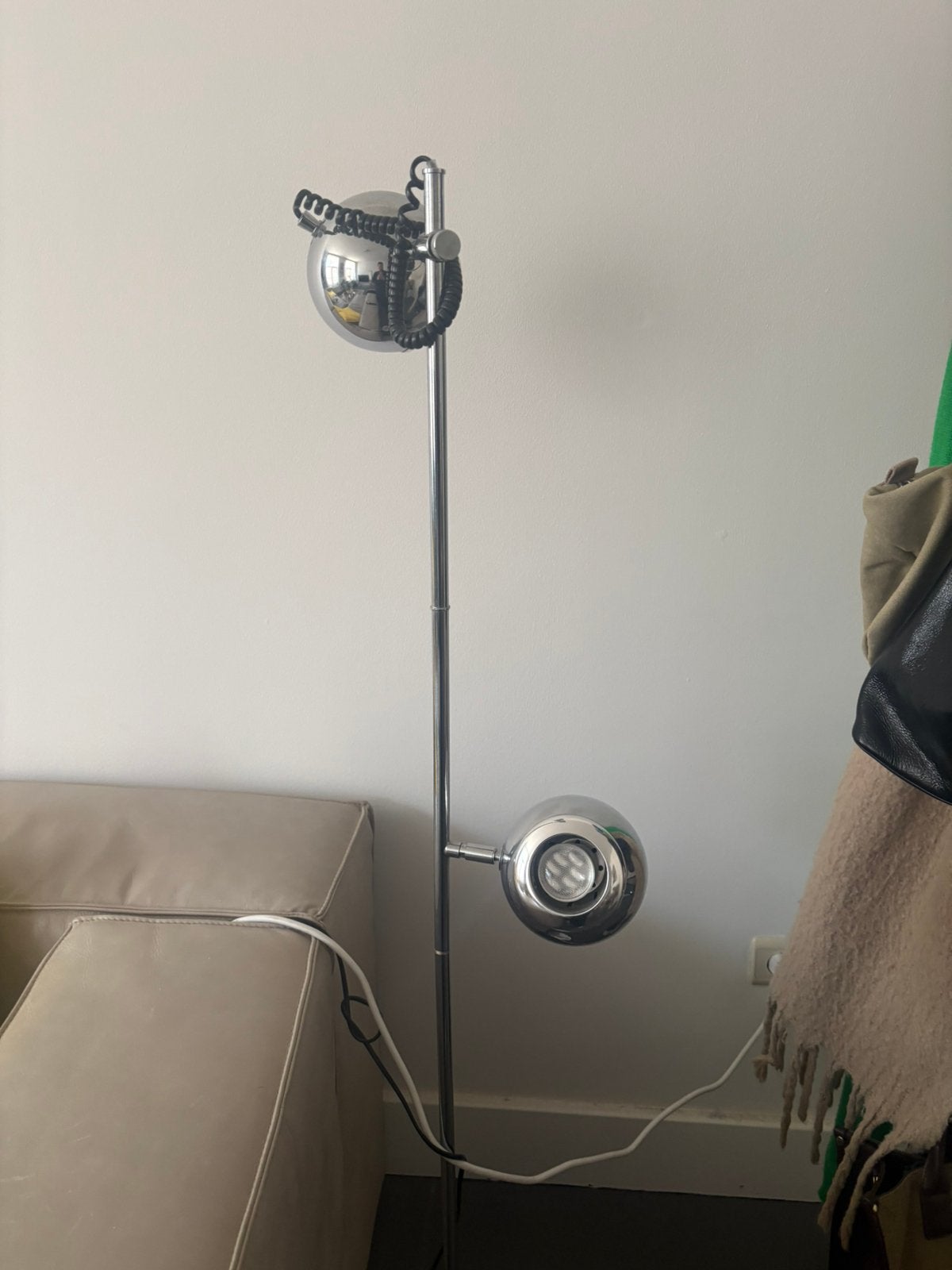 Vintage chromen vloerlamp met 2 spots – Space Age – jaren 70, Ophalen, Zo goed als nieuw