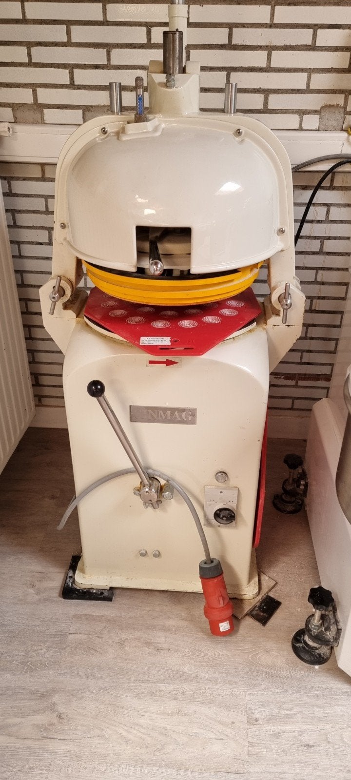 Opbol en verdeelmachine/bakkerij, Zakelijke goederen, Ophalen