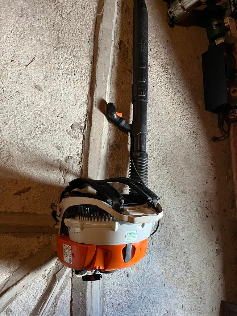 Stihl BR 430 Bladblazer - Krachtig en Betrouwbaar, Ophalen, Zo goed als nieuw, Benzine, Ruggedragen