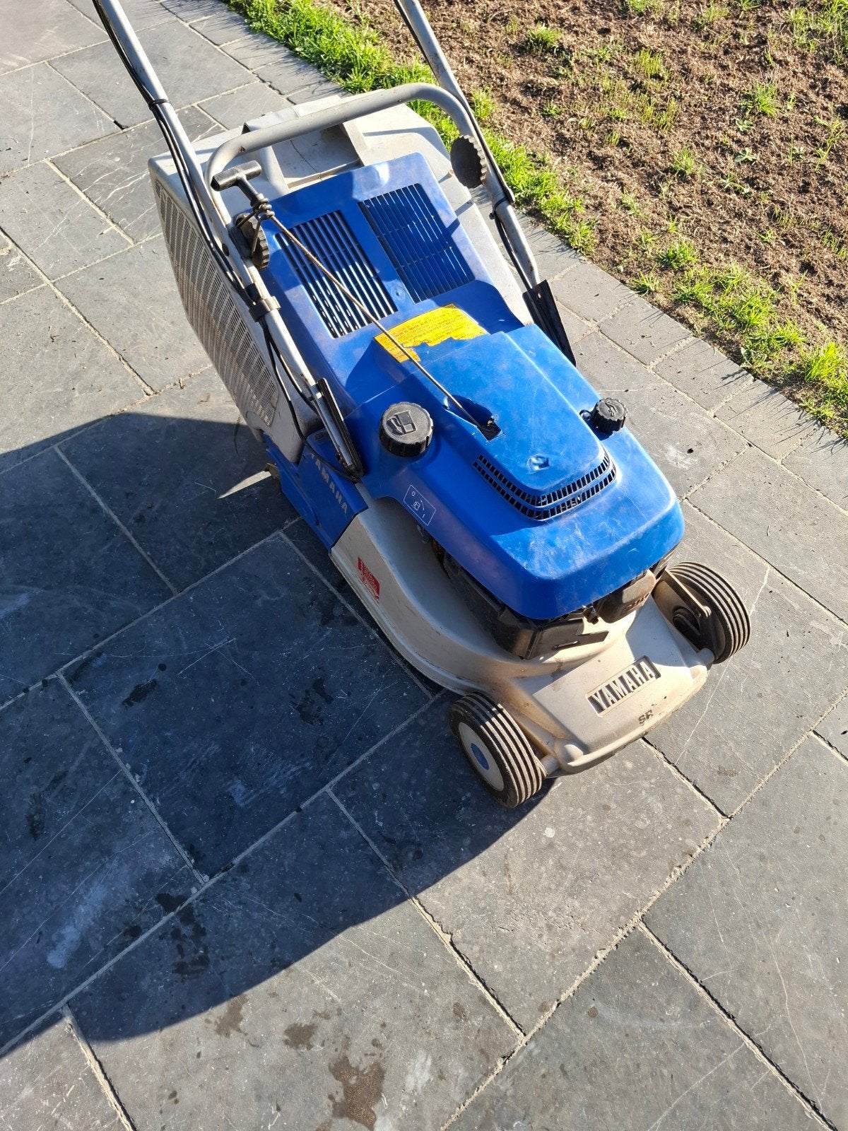 grasmaaier yamaha met rol, Enlèvement