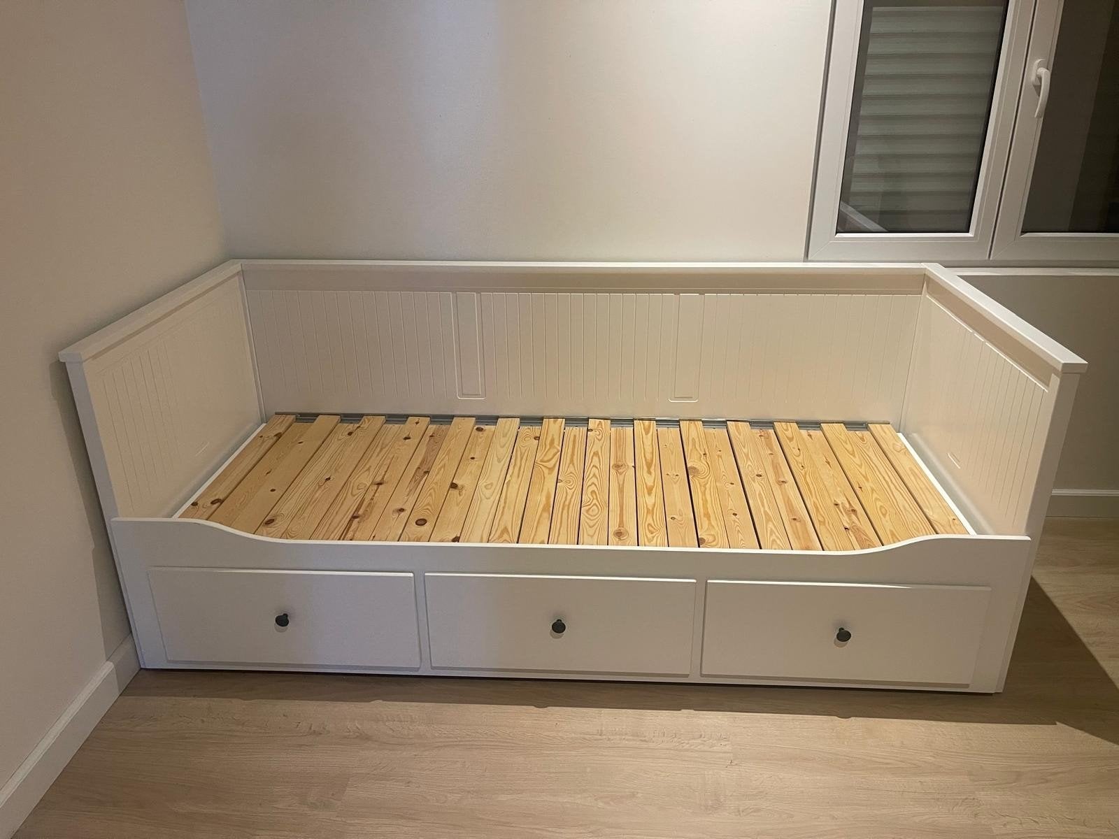Hemnes bedbank met 3 lades, 70 à 85 cm, Comme neuf, Sommier à lattes, Enlèvement