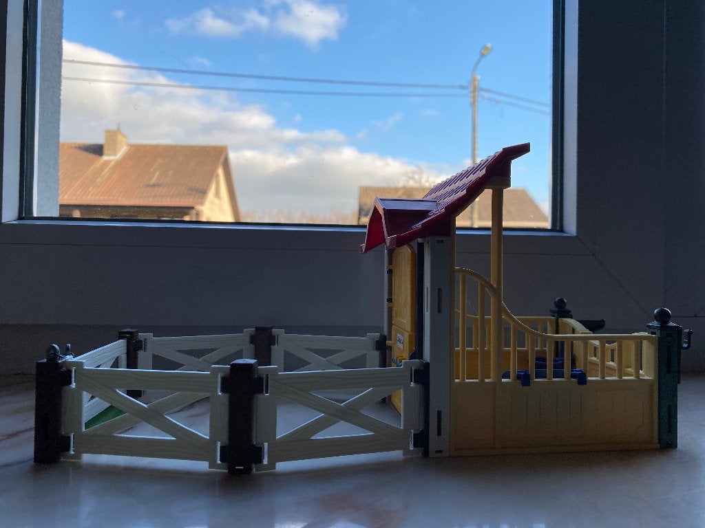 playmobil paardenstal met alle accessoires in nieuwstaat, Kinderen en Baby's, Ophalen of Verzenden, Zo goed als nieuw, Complete set