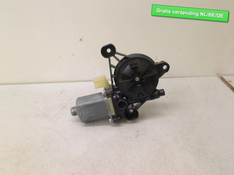 MOTEUR LEVE VITRE ELECTRIQUE AVANT DROIT Golf VII (AUA), Volkswagen, Volkswagen AG, Utilisé, Kundenbetreuung@volkswagen.de