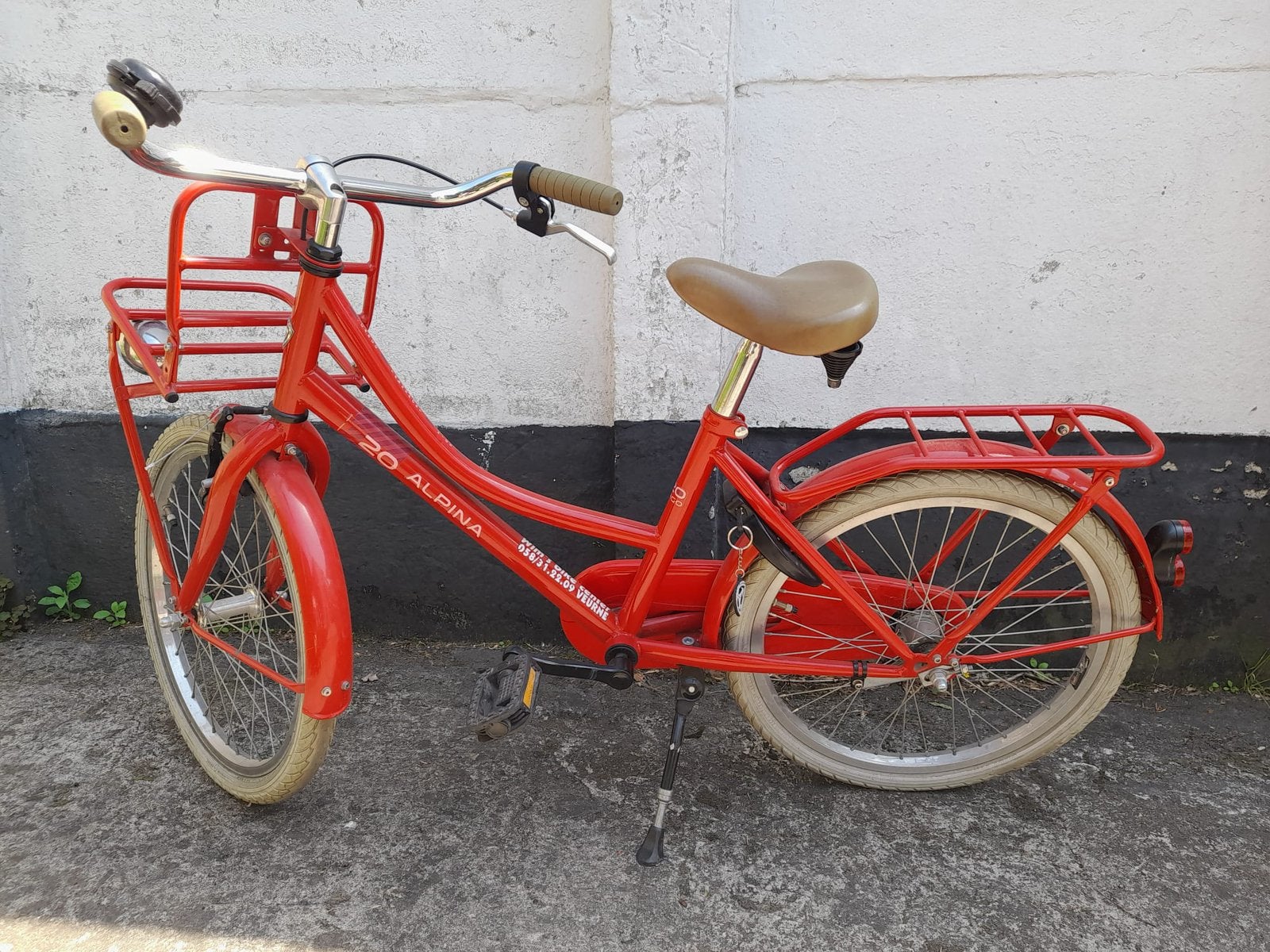 Mooie rode kinder retrofiets, Enlèvement, Utilisé