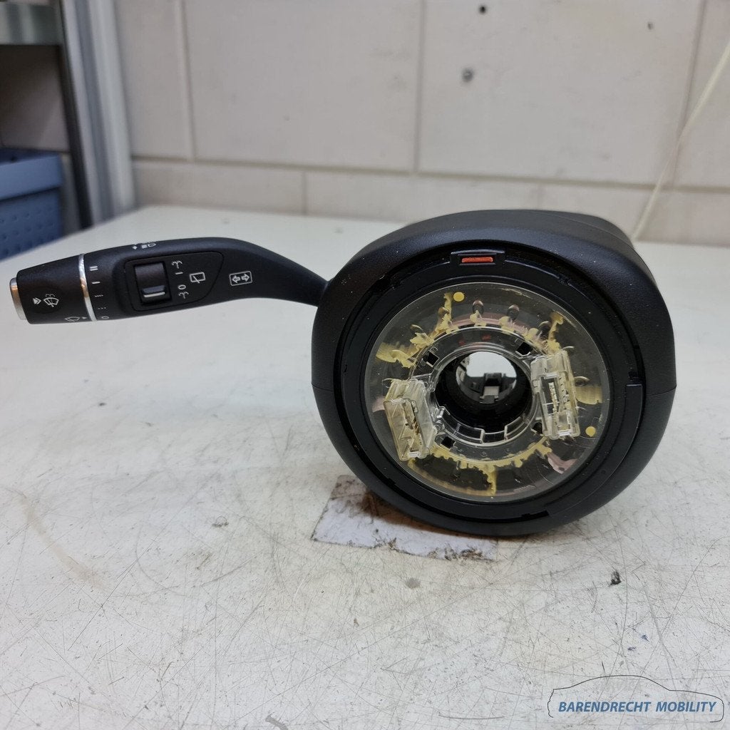 Commutateur de colonne de direction S204 classe C Mercedes A, Mercedes-Benz AG, Mercedes-Benz, Utilisé, Mercedesstrasse 120
70372  Stuttgart, DE