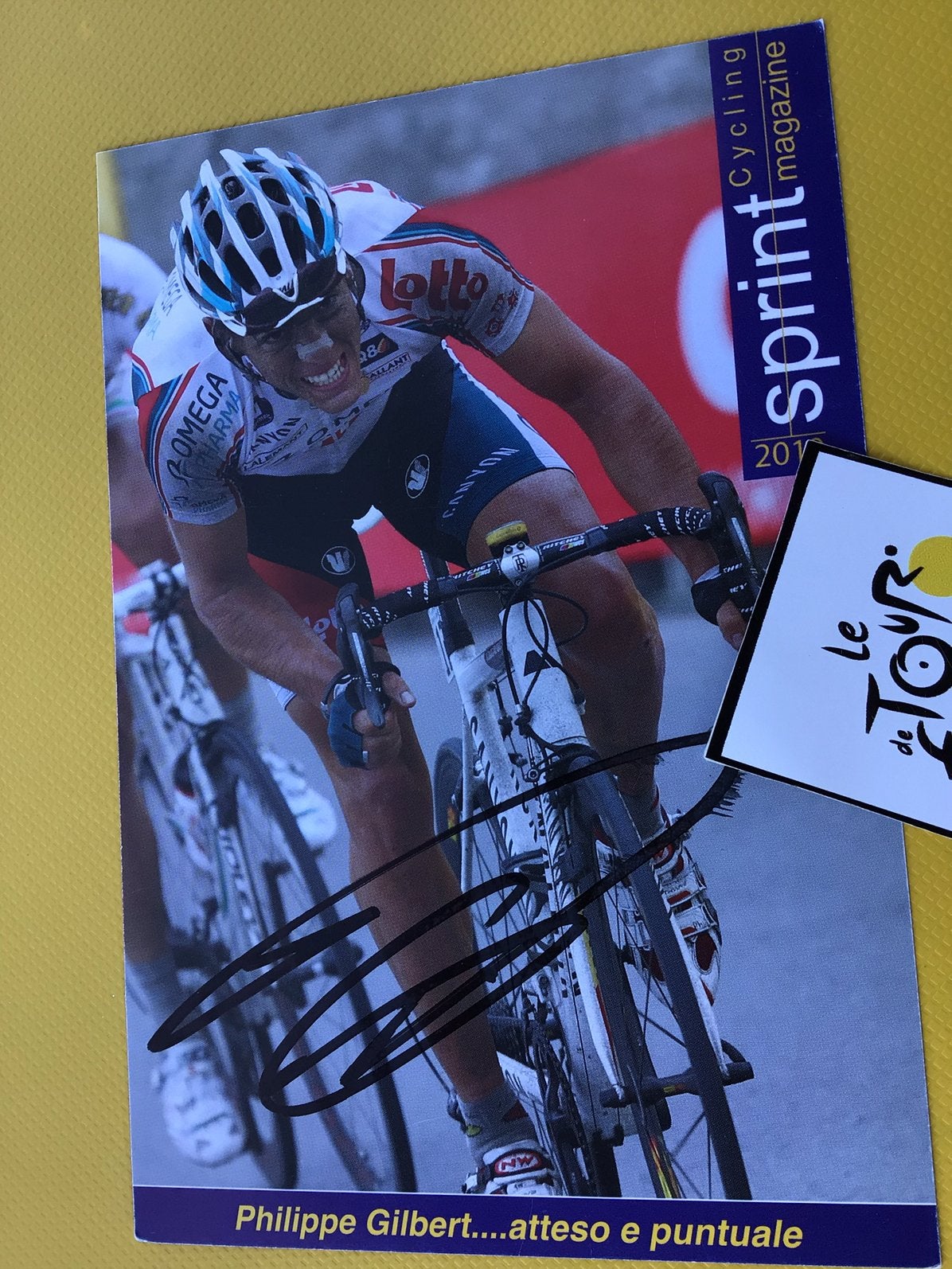 Wielerkaart  2010 team lotto philippe gilbert signe, Sports & Fitness, Cyclisme, Envoi, Comme neuf