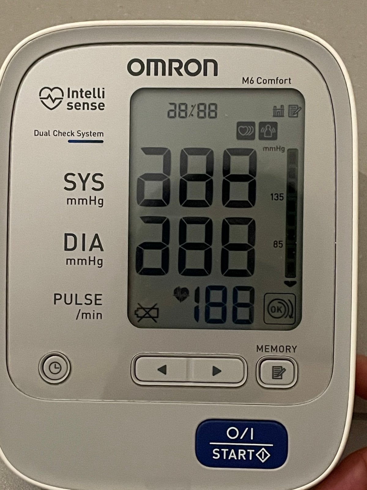 Tensiomètre et cardiofréquencemètre Omron, Enlèvement ou Envoi, Comme neuf