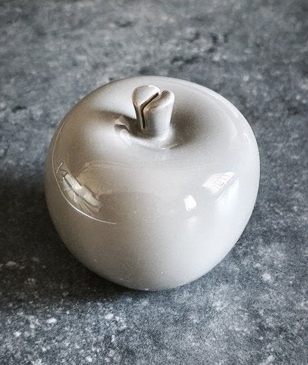 decoratie appel in porselein, Ophalen of Verzenden, Nieuw, Grijs, Steen/keramiek