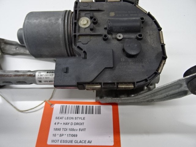 MOTEUR ESSUIE-GLACE AVANT Seat Leon (1P1) (P09520A), Seat Deutschland GmbH, Service@seat.de, Utilisé, Seat
