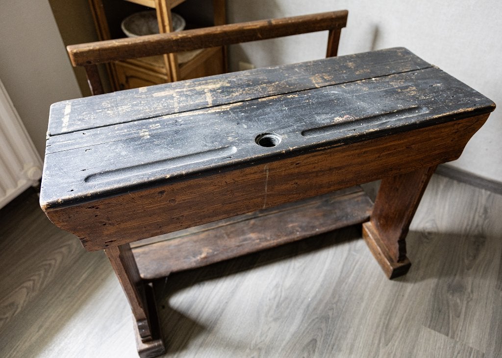 ancien banc d'école, Enlèvement