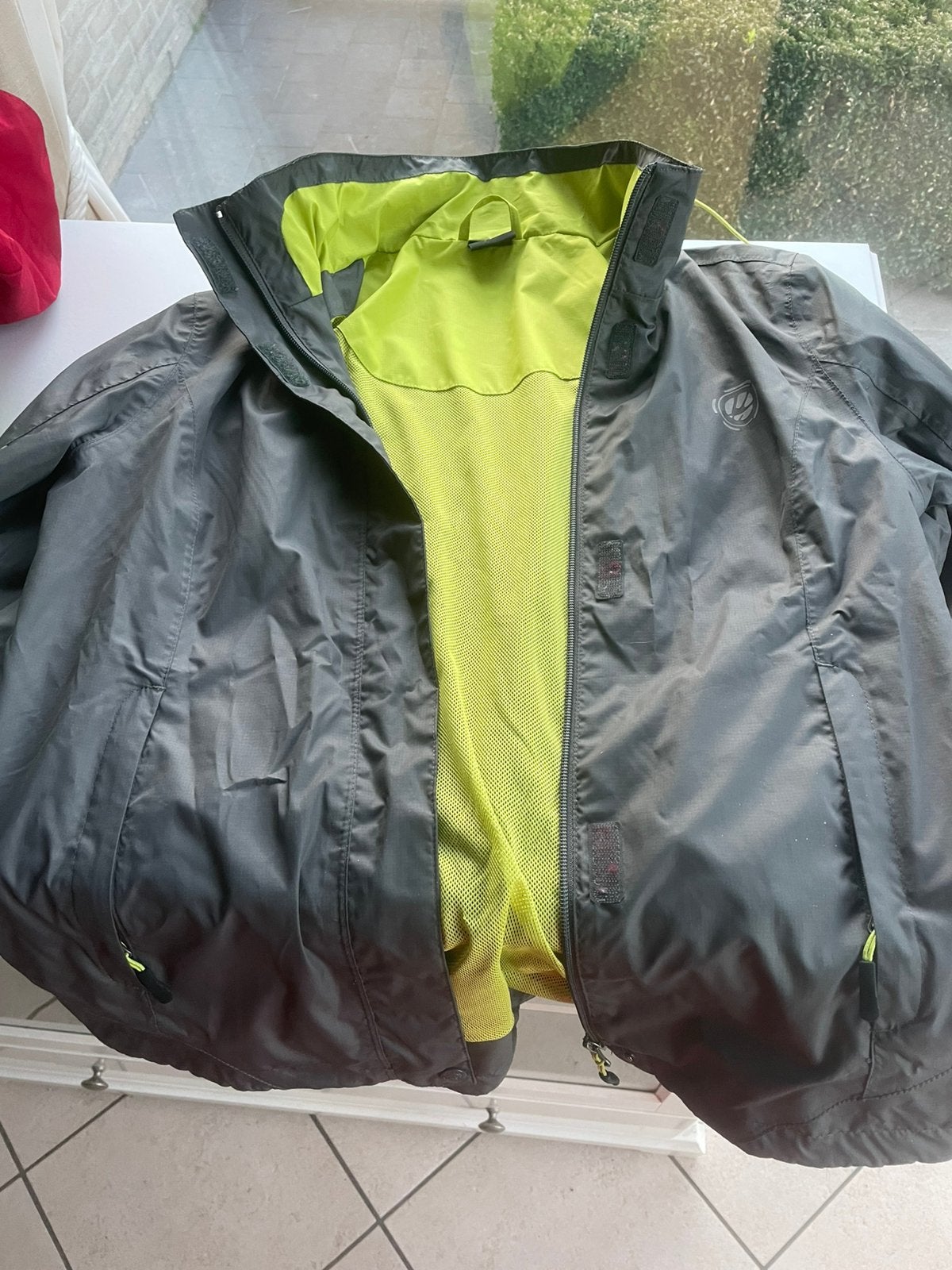 Regenjas Active Touch maat S, Caravanes & Camping, Enlèvement ou Envoi, Comme neuf, Imperméable
