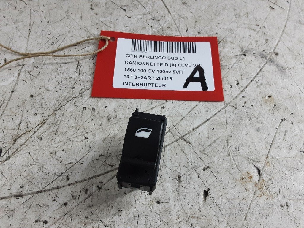COMMUTATEUR Citroën Berlingo (01-2008/04-2021) (98016307ZD), Autos : Pièces & Accessoires, Citroën, Mevr. I. Hauben, Utilisé, Rue de l'Espoir 34 34
4030  GRIVEGNÉE, BE