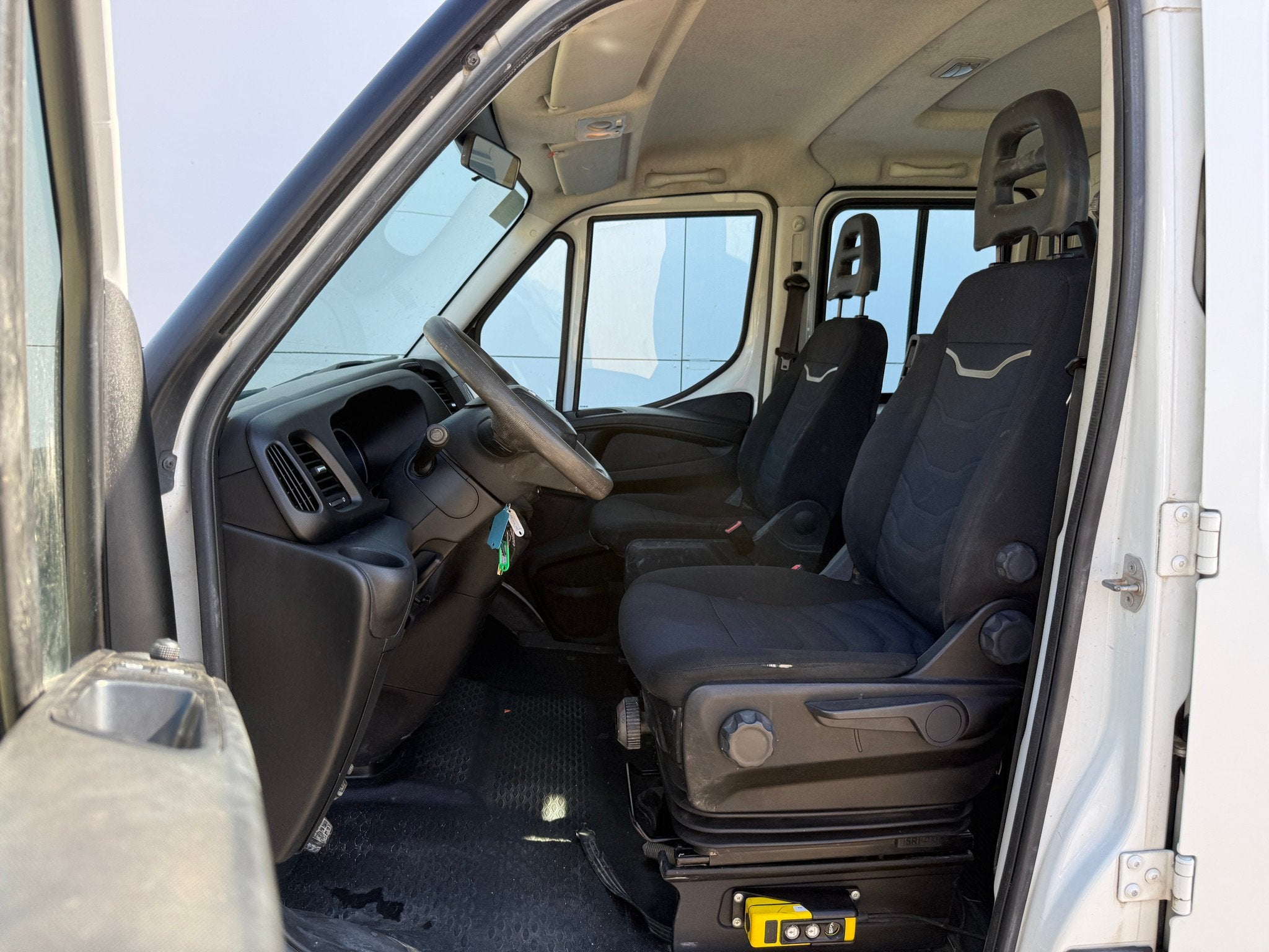 Iveco Daily 35C14 2.3 Kipper Dubbele Cabine Kist Dubbellucht, Auto's, Achterwielaandrijving, Gebruikt, Euro 6, Iveco