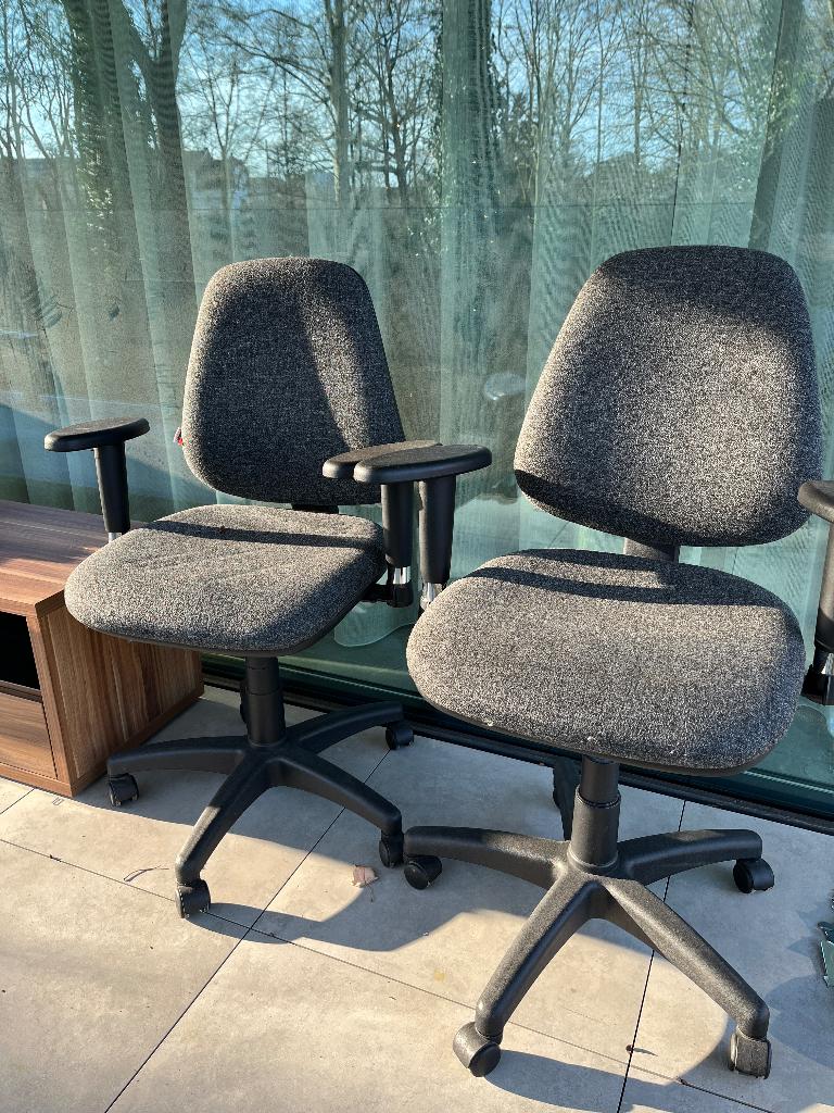Bureaustoel Manutan, Huis en Inrichting, Bureaustoelen, Ophalen, Zo goed als nieuw, Bureaustoel